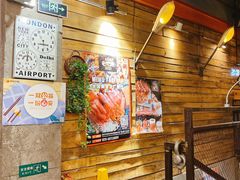 等位区-MI WU FACTORY米屋美食工厂餐厅(绿地店)