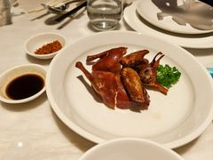 脆皮玻璃乳鸽-海湾壹品中餐厅(远大购物中心店)