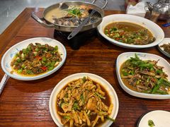 辣椒炒田鸡-小乡小镇·传承桐庐土菜·老板亲自烧的菜