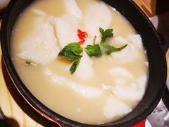 酸汤鱼-小大董·烤鸭(凤凰汇店)