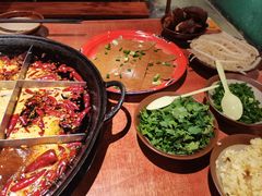 -周小明火锅(黑金冠社区店)