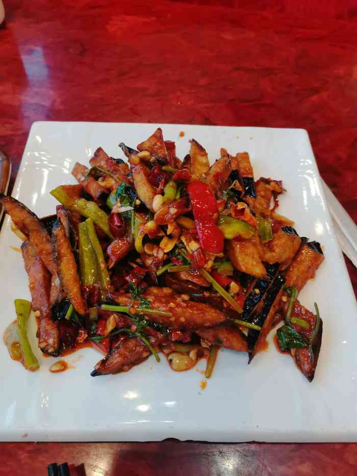 川鲁饭店(黄纬路店)-"地道的口水馆子,天津也称狗食馆,便宜量大.