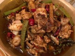 馋嘴牛蛙-龙门阵茶屋川菜馆(武康路店)