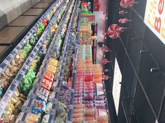 -老婆大人量贩零食连锁(萧山临浦店)