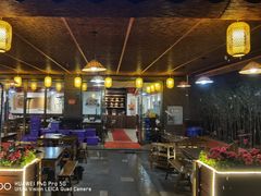 大堂-岳记兴隆·青城腊排铜火锅(融创店)