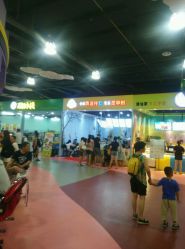 -维佳童话镇演出现场(徐东店)