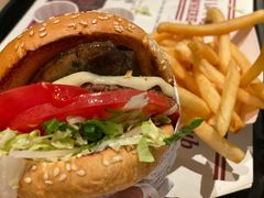 -The Habit Burger Grill 哈比特汉堡(复兴soho店)