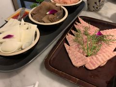 -尚尚仙·酸汤猪手·猪肚鸡火锅(华联万柳购物中心店)
