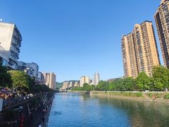 -宏兴烤鱼山庄(宣恩总店)
