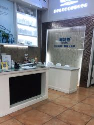 -蕾特恩祛痘•皮肤管理