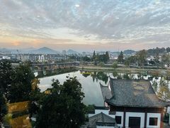 -披云山庄