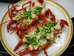 龙虾-旅南活海鲜-屏东(墾丁海鮮，海鮮餐廳，墾丁團體合菜，平價熱炒，墾丁熱炒店，活海鮮推薦，在地海鮮餐廳)