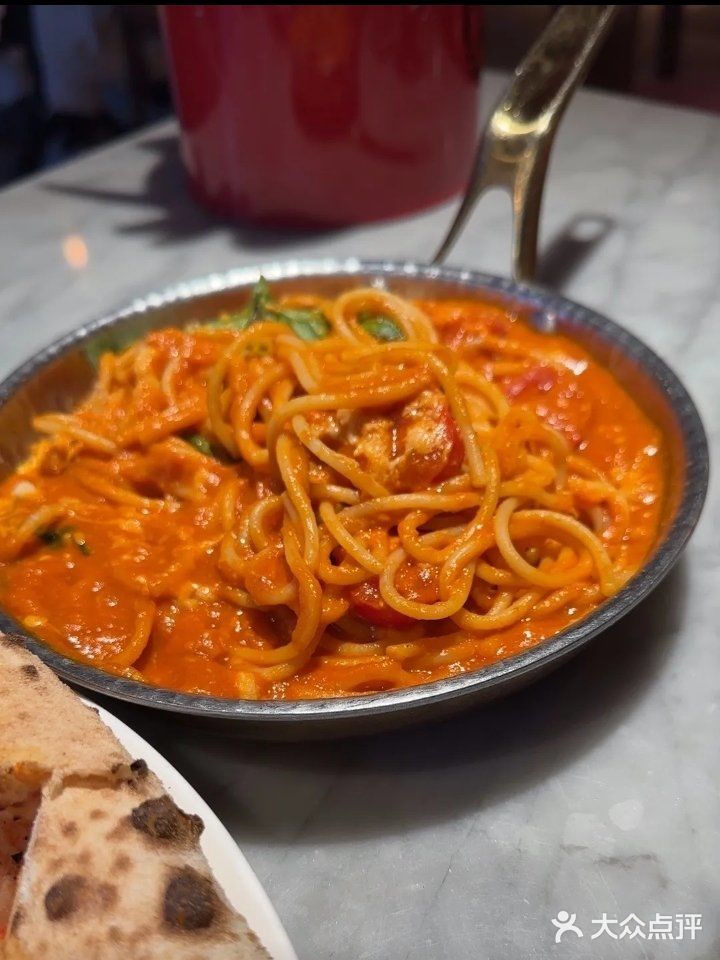 来三里屯一定要来这家餐厅尝尝，相信你一定会爱上它！