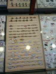 -万宝金楼(威海路店)