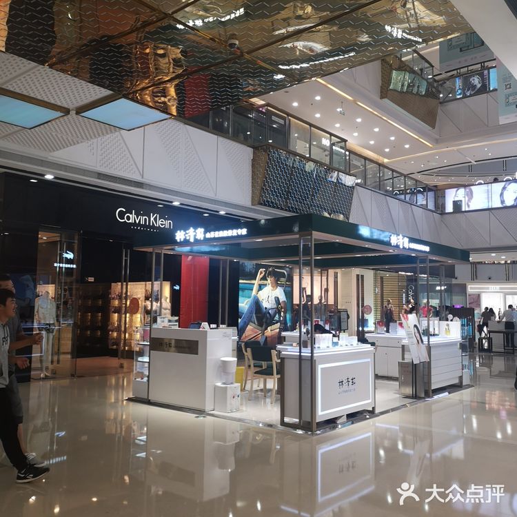 红谷滩万达。 城市的中心CDP啊啊啊啊。 这边的商品