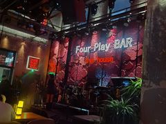 -FOUR PLAY BAR
