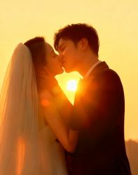 -喜爱高定婚纱摄影