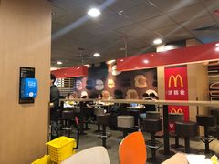大堂-麦当劳(萧山国际机场T3航站楼店)