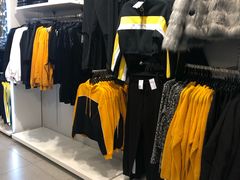 -H&M(天一广场店)