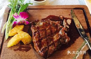 Signature Fruitwood Beef Steak