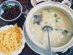 招牌鱼头煲-品渔味湖鲜馆(拈花湾店)