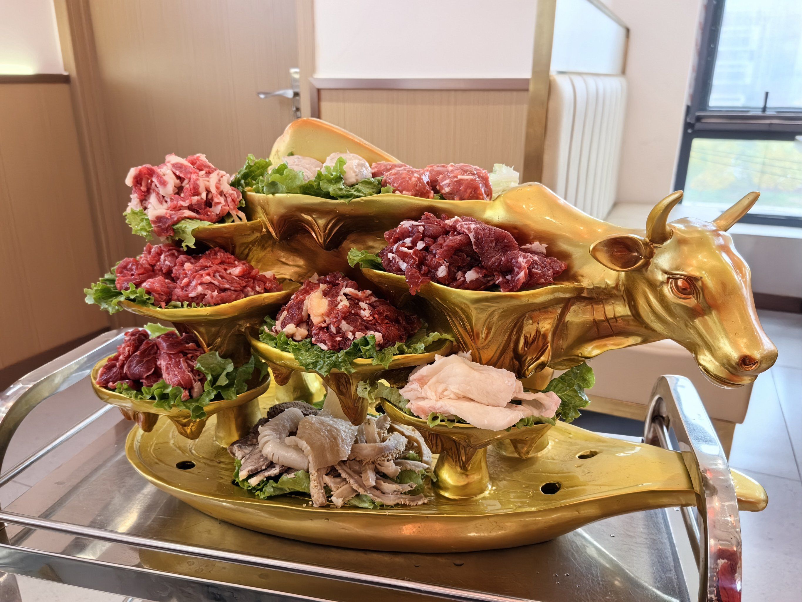 推荐的全牛宴,造型很独特