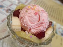 鲜果冰淇淋-广信牛奶甜品世家(台东店)