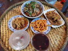 -爆炸头阿姨小四川正宗川味小吃(无任何分店)