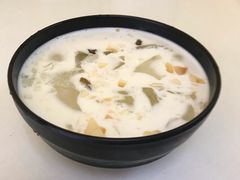 -志龙皇冠吃货椰子铺