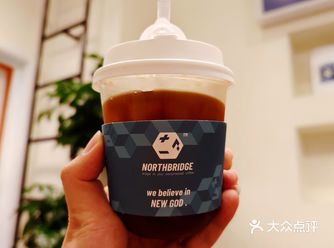 8台磨豆机的背后，是没有手冲