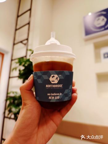 8台磨豆机的背后，是没有手冲