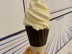 芝芝脆筒-喜茶(迪士尼小镇DP店)