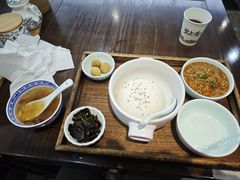 -蟹上黄·蟹黄面·江南糖水(人民广场店)