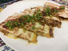 墨西哥鸡肉奶酪饼-LESCEDARS Brasserie Bistro香柏树