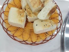 -丹水桥地锅鱼·翘嘴鲌·地方特色全鱼宴(丹江口大坝店)