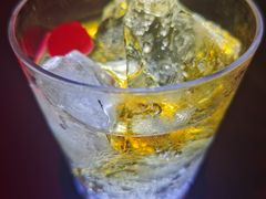 -饮湖威士忌鸡尾酒吧