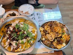 -何哥鲜鱼餐厅(龙湖花园店)