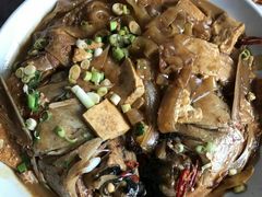胖头鱼炖豆腐-香圆鱼味酒家
