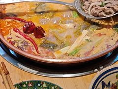 -洱火云南酸菜牛肉火锅(石景山当代商城店)