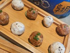 猪肉丸拼虾丸-享月汤皇·海鲜小火锅·聚会(曲江创意谷店)