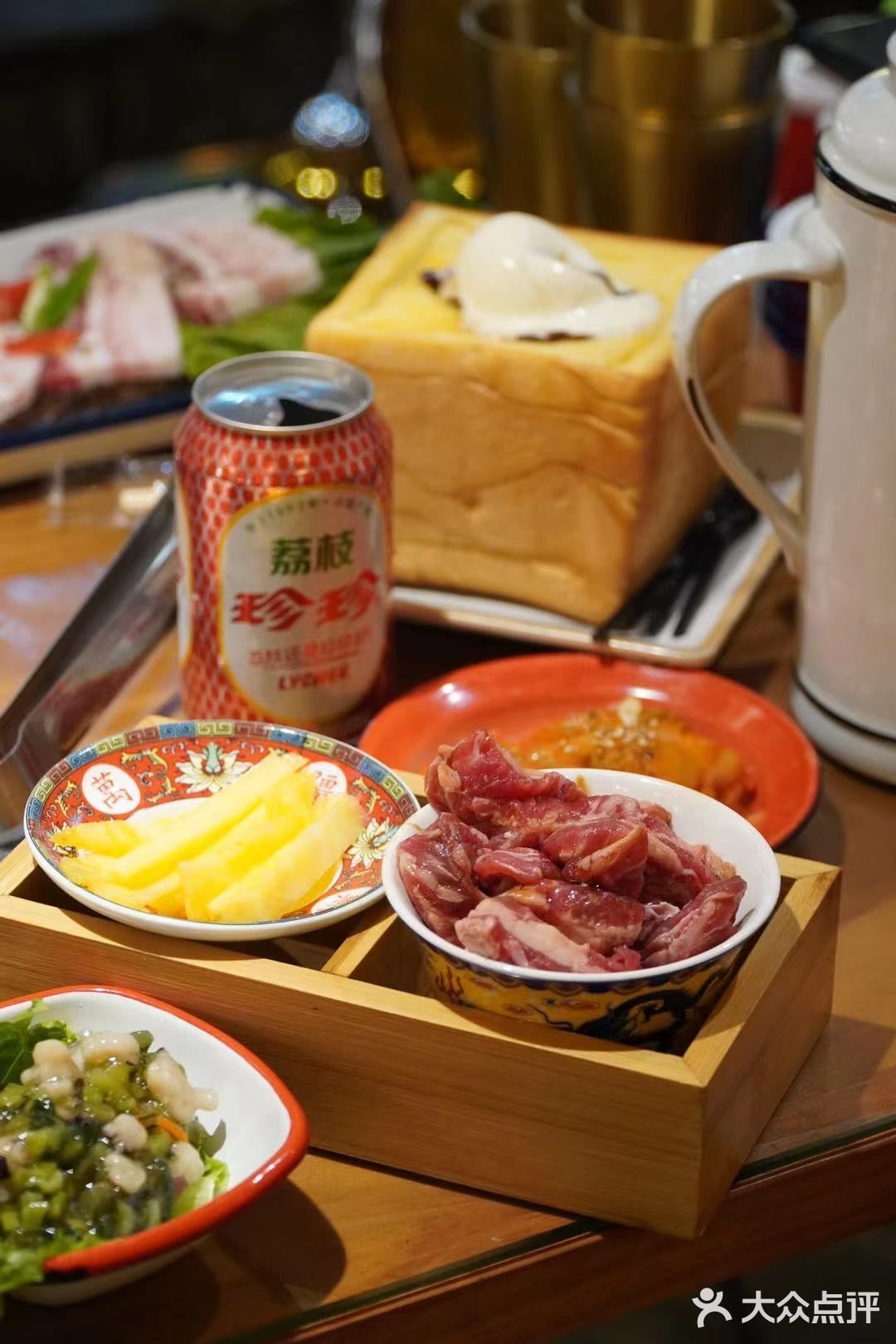 成都探店|老板，来一份82年的烤肉