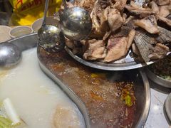 -肖肖酸萝卜鱼火锅(总店)