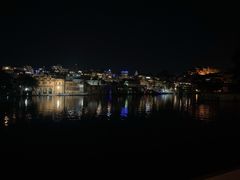 -Lake Shore Hotel & Restaurant