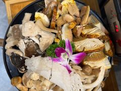 -一朵菌·野生菌探索家火锅(南亚店)