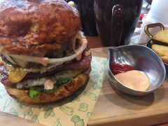 双蛋指椒牛肉汉堡-魏斯理汉堡(西安沣东吾悦店)