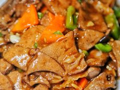 -金卯白肉罩火烧
