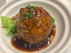 红烧狮子头-老浒记烤鸭-北京菜(琉璃厂店)