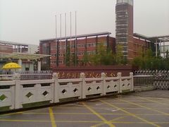 校门-南京外国语学校(仙林分校西区)