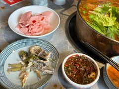 -野山舂·贵州现舂酸汤牛肉(民生路店)