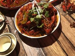 -虾弄弄海派小龙虾·牛羊蝎子火锅